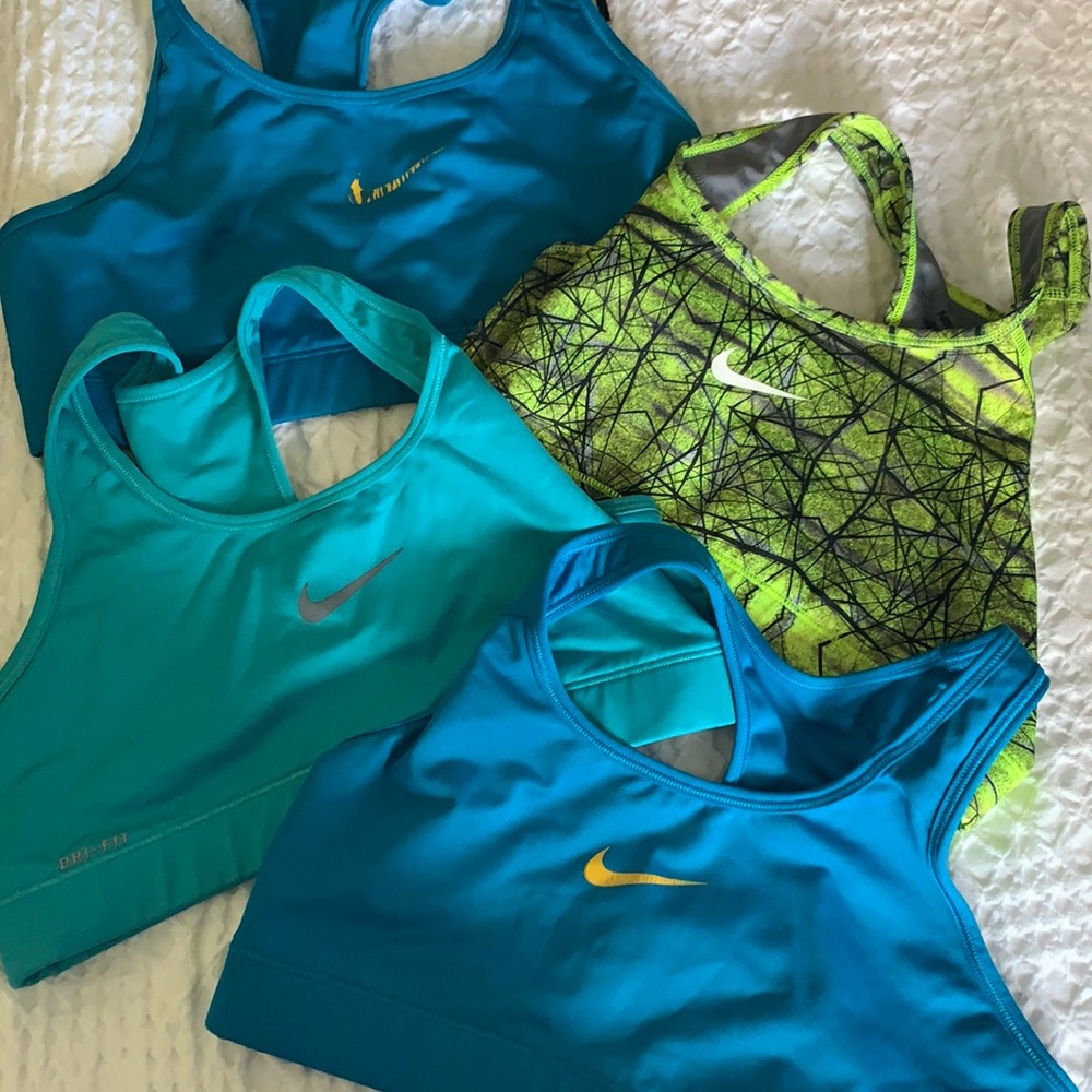 4 Nike sports bras